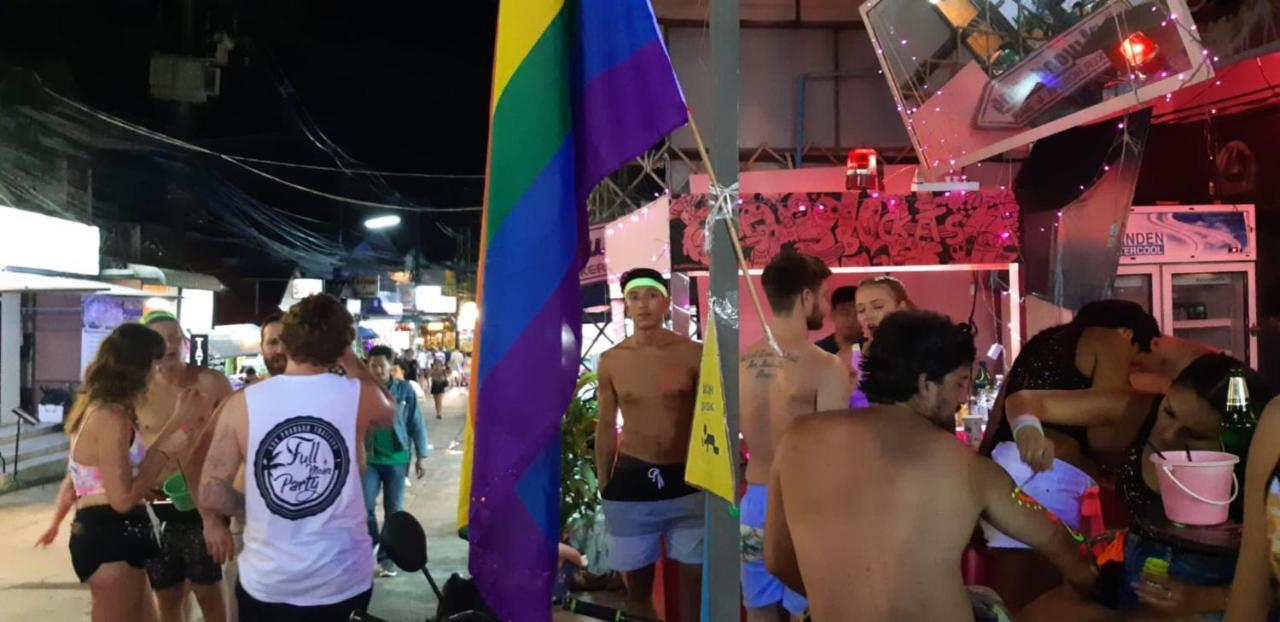 האד רין Out! A Radically Inclusive Beach Hostel By Wild & Wandering מראה חיצוני תמונה